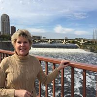 Lori Amundson Photo 15