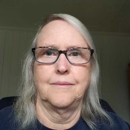 Holly Mueller Photo 32