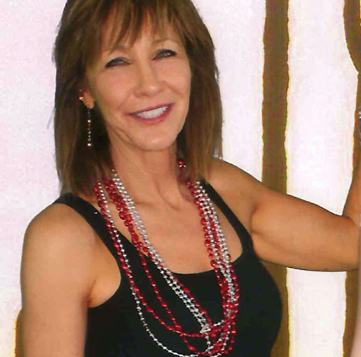 Lori Sutherland Photo 35