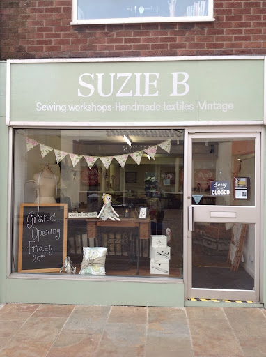 Suzanne Bailey Photo 46