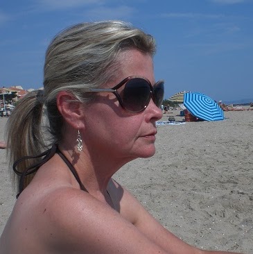 Suzanne Perry Photo 44