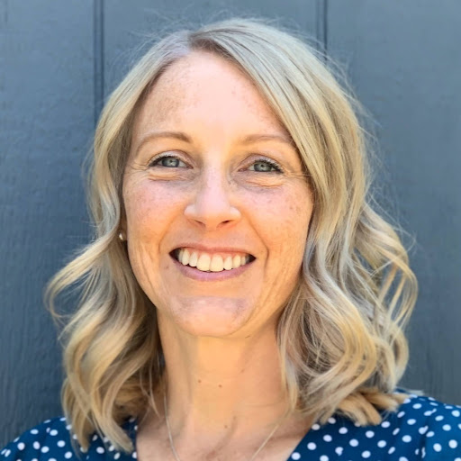 Elizabeth Mills Photo 28