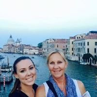 Julie Jacobsen Photo 30