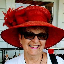 Julie Hoffmann Photo 14