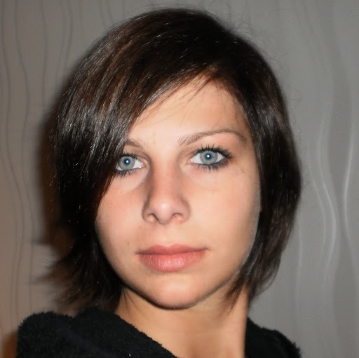 Jennifer Hartmann Photo 13