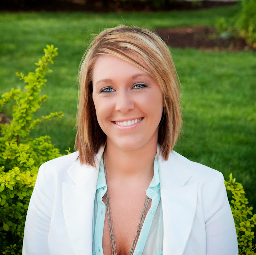 Rebecca Williams Photo 16