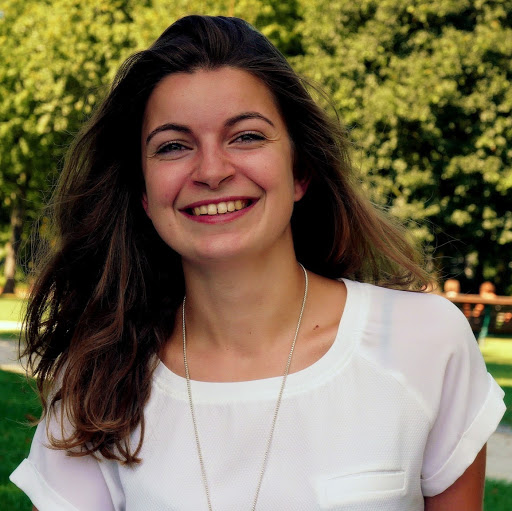 Clara Schneider Photo 11