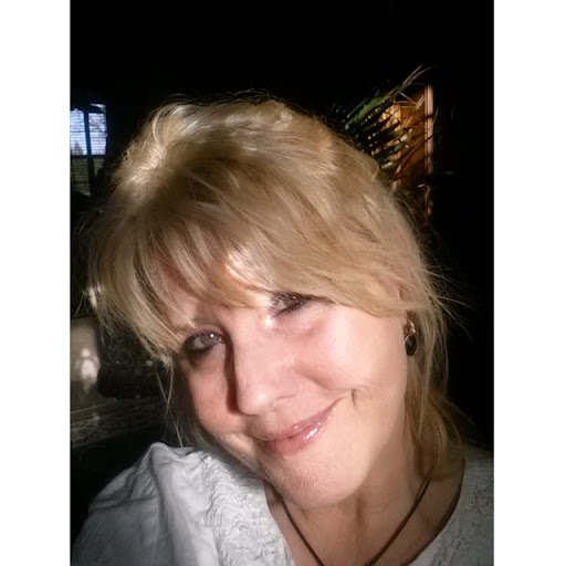 Carolyn Harmon Photo 13