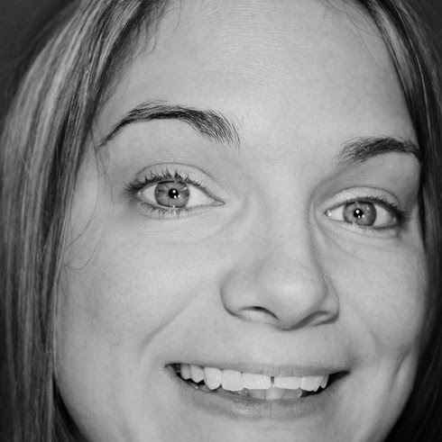 Jennifer Edwards Photo 21