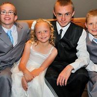 Vicky Roberts Photo 11