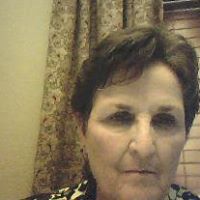 Christine Hays Photo 33