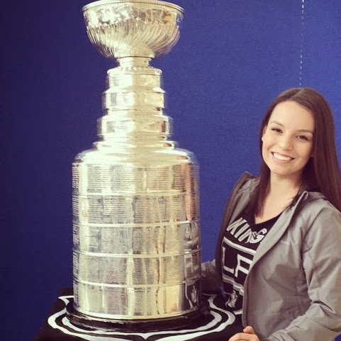 Stephanie Duron Photo 4