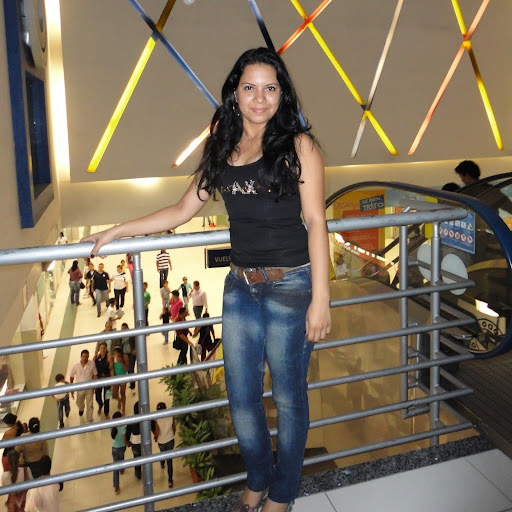 Elizabeth Villanueva Photo 11