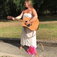 Stephanie Hendricks Photo 16