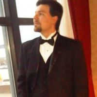 Christopher Wynn Photo 17