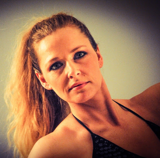 Amy Buchanan Photo 13