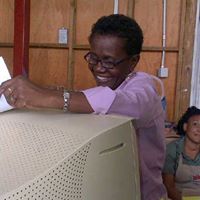 Geraldine Grant Photo 17