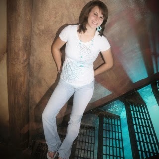 Megan Jones Photo 13