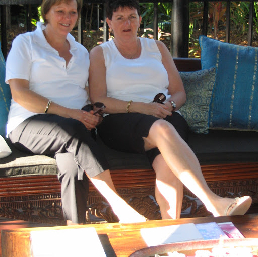 Julie Hutchins Photo 10