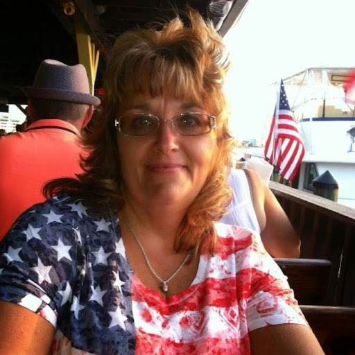 Linda Callahan Photo 15