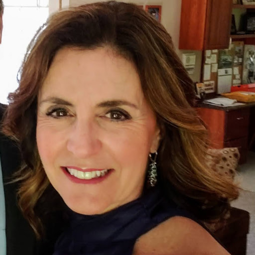 Lisa Carlisle Photo 28