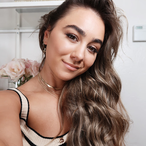 Julia Martin Photo 19