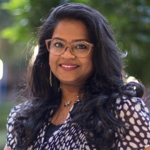 Tina Thomas Photo 19