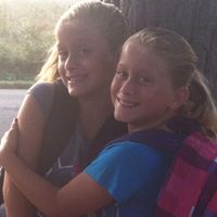 Stephanie Hutchinson Photo 7