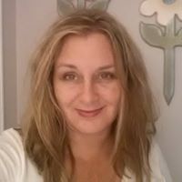 Sharon Tyler Photo 6