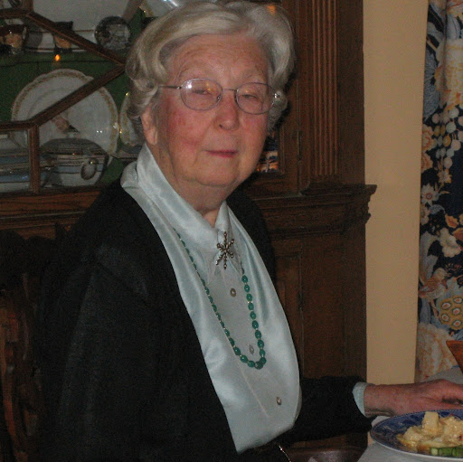 Elizabeth Whitley Photo 31