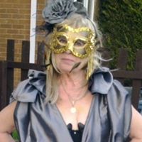 Christine Richards Photo 9