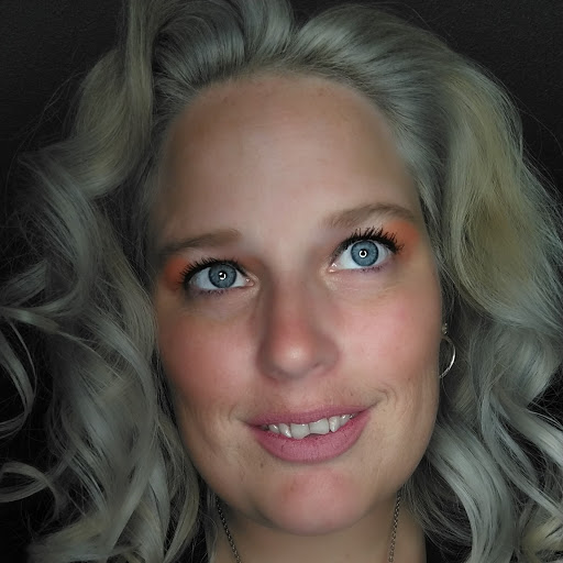 Lisa Villanueva Photo 11