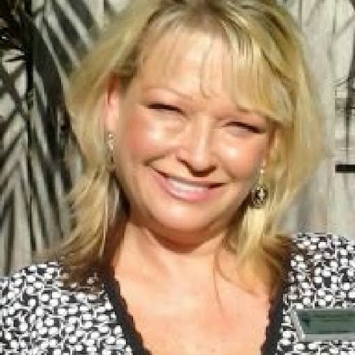 Renee Russell Photo 10