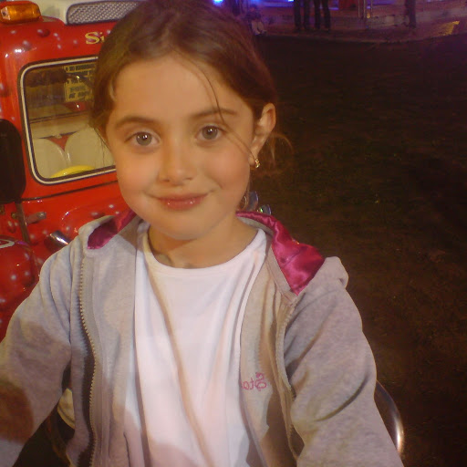 Elizabeth Tomlinson Photo 27
