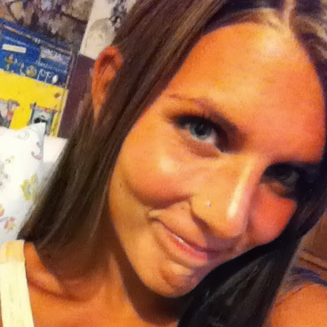 Carly Schultz Photo 13