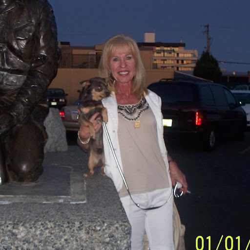 Sandra Wiggins Photo 31