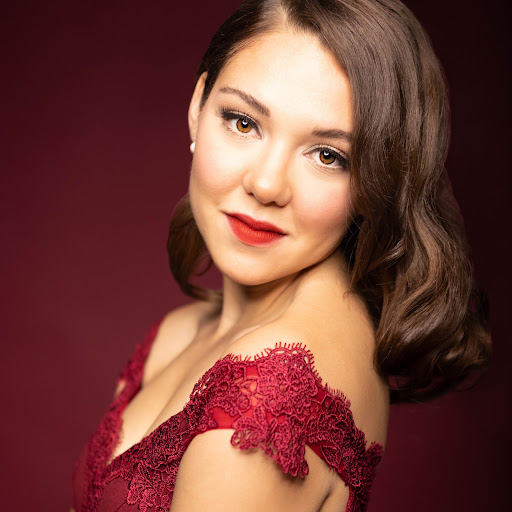 Andrea Ross Photo 25