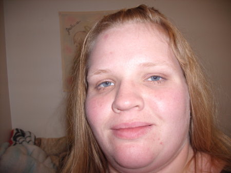Amy Robertson Photo 43