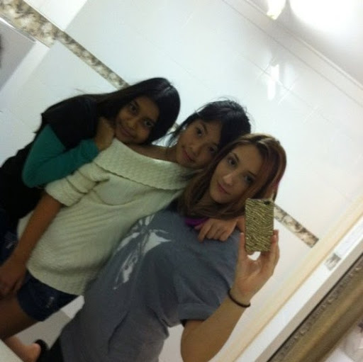 Tanya Sim Photo 5