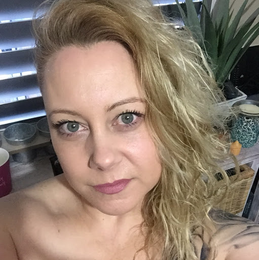 April Hunter Photo 40