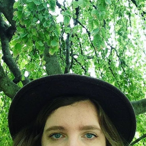 Sara Russell Photo 32