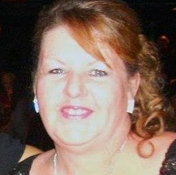 Helen Hunter Photo 32