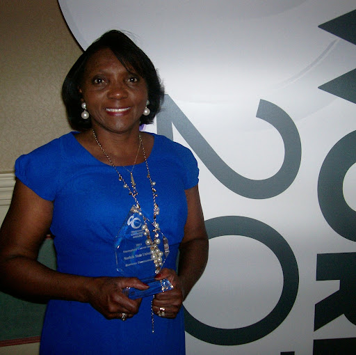 Dorothy Jones Photo 16