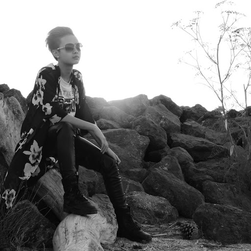 Angela Zhao Photo 33