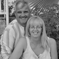 Julie Standing Photo 7