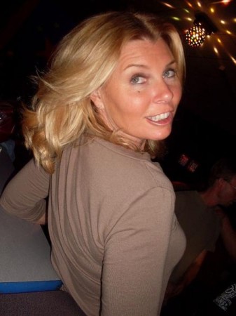 Laura Todd Photo 28