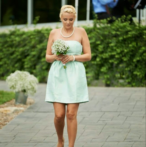 Elizabeth Roeseler Photo 1