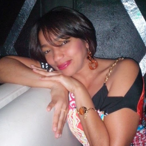 Elizabeth Mercado Photo 32