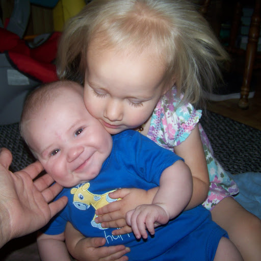 Stephanie Larson Photo 11