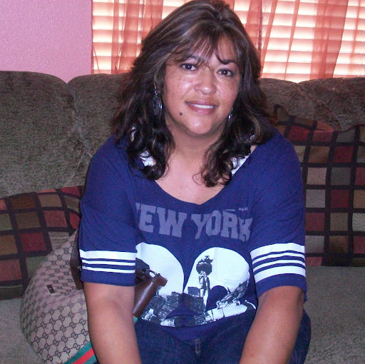 Laura Nunez Photo 5